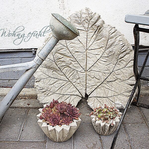 DIY: concrete leaves / Blätter aus Zement