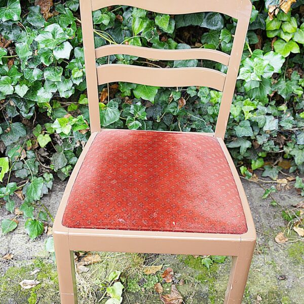 DIY: alter Stuhl in neuem Look
