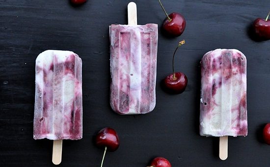 Kirsch-Jogurt-Eis-am Stiel