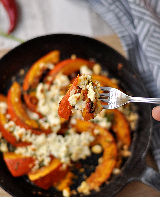 schnell und lecker: überbackener Kürbis mit Feta - Smillas Wohngefühl