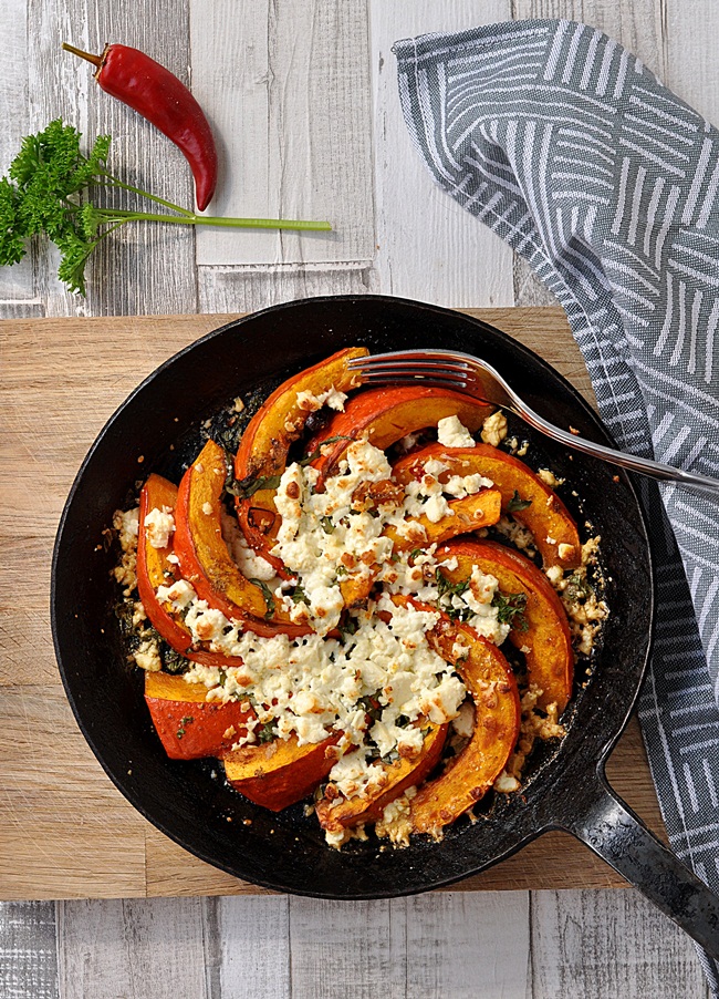 schnell und lecker: überbackener Kürbis mit Feta - Smillas Wohngefühl