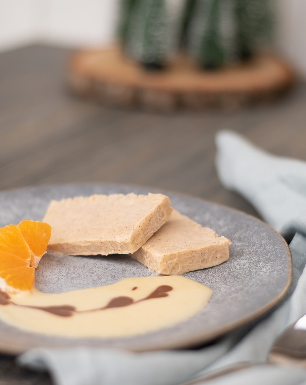 Teller mit Honig Zimt Eis