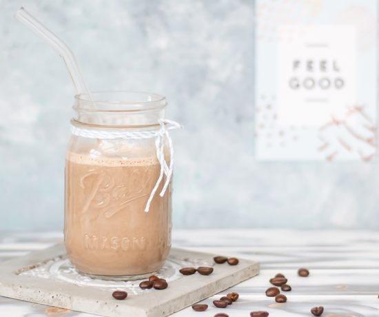 Frühstücks Smoothie mit Kaffee wahlweise vegan