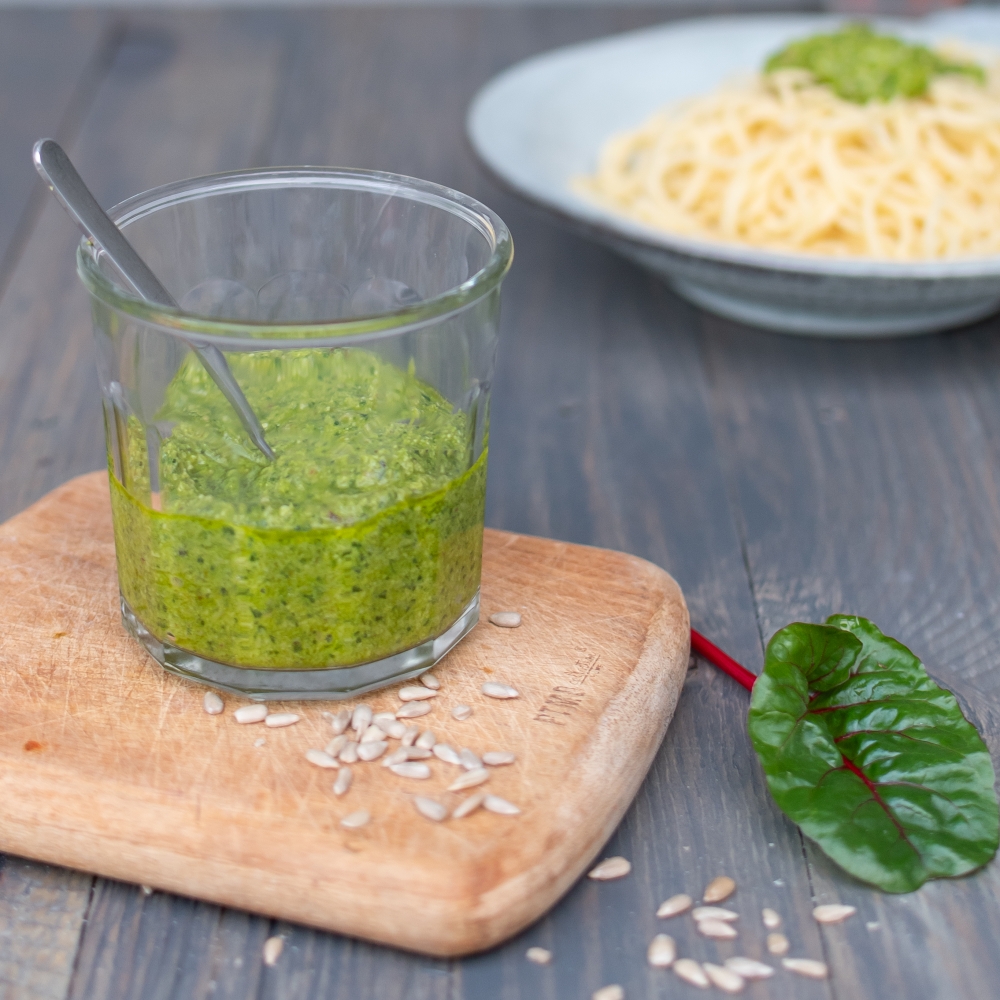 Mangold Pesto Rezept wahlweise vegan Smillas Wohngefühl