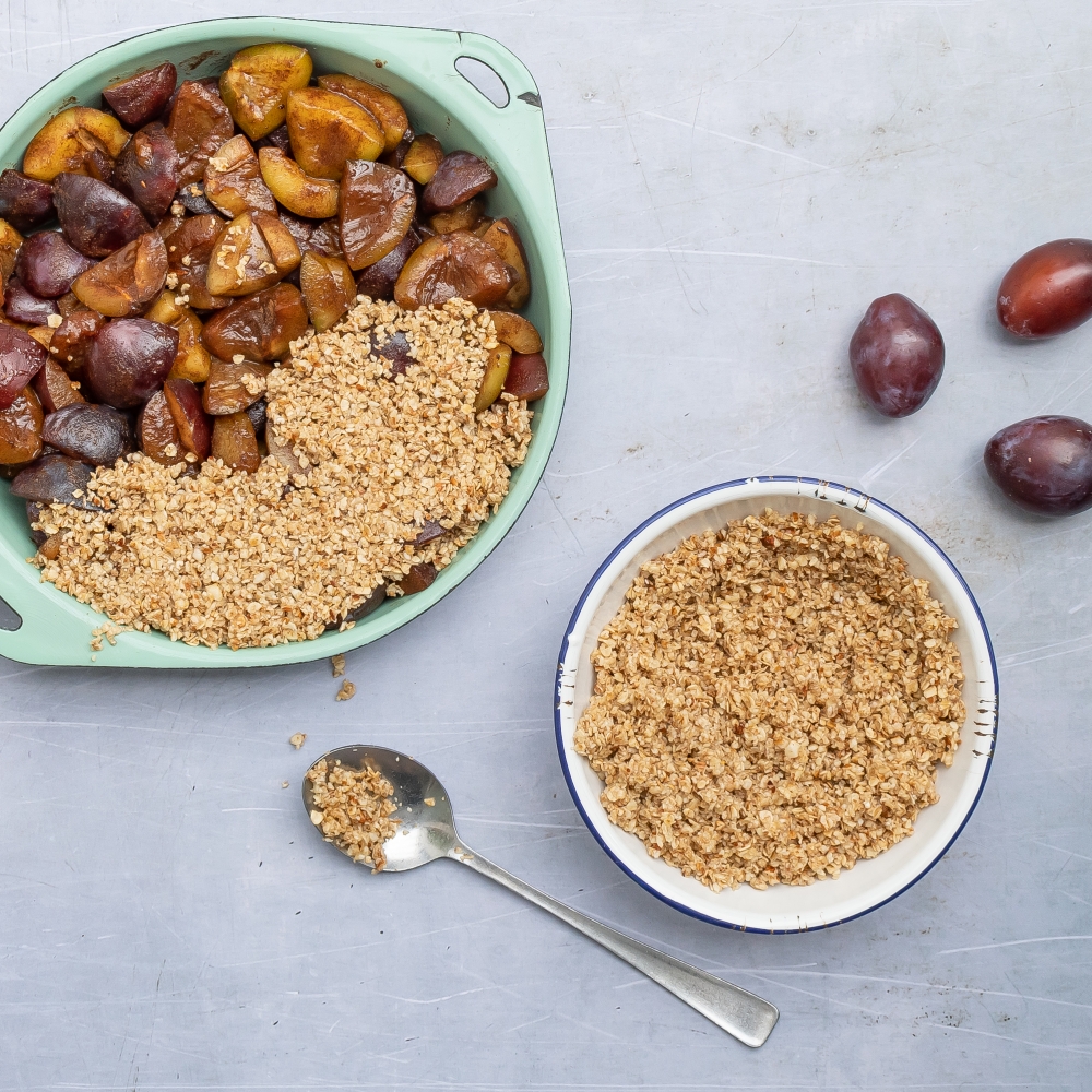 Streusel verteilen Crumble Rezept