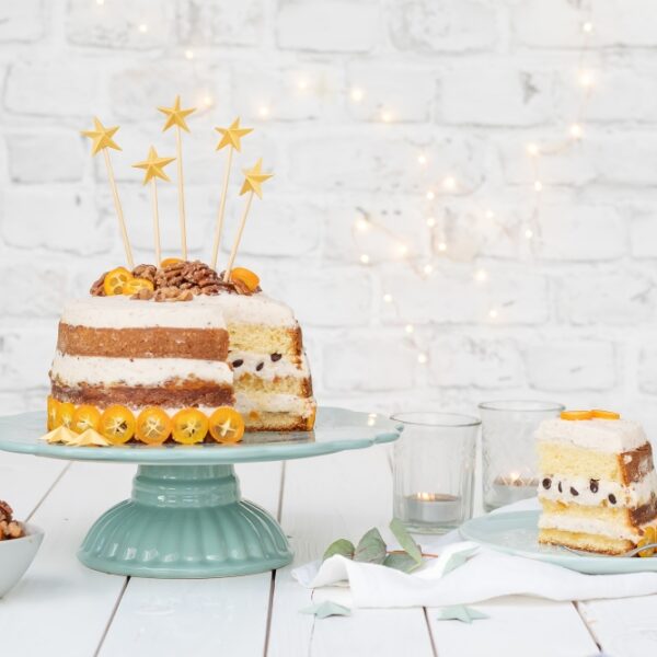 Kleine Torte – große Wirkung: Naked Cake mit kandierten Nüssen & DIY Cake Topper