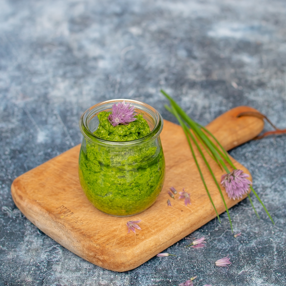 Glas mit Pesto