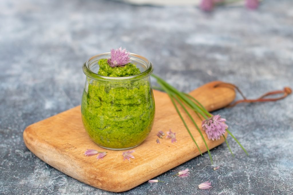 Schnittlauch Pesto selber machen Rezept