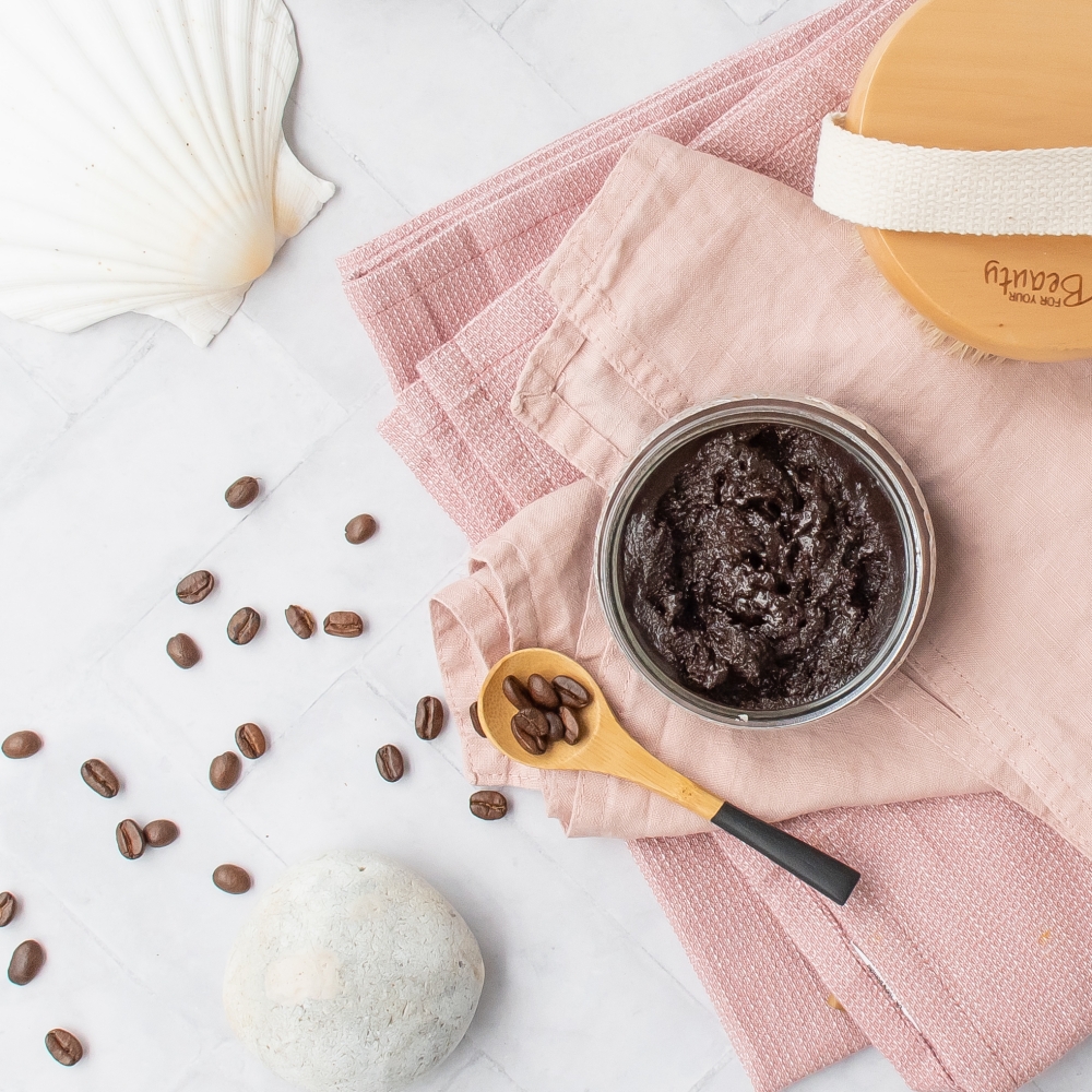 Peeling selber machen mit Kaffee und Minze