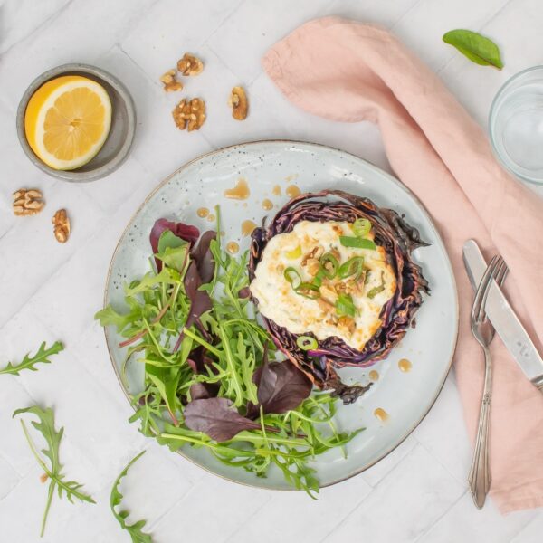 leicht & lecker: Rotkohl Scheiben mit Ziegenkäse aus dem Backofen