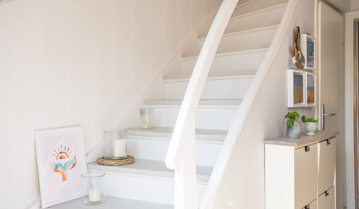 aus alt wird schön: ‘neue’ Treppe mit Kreidefarbe!
