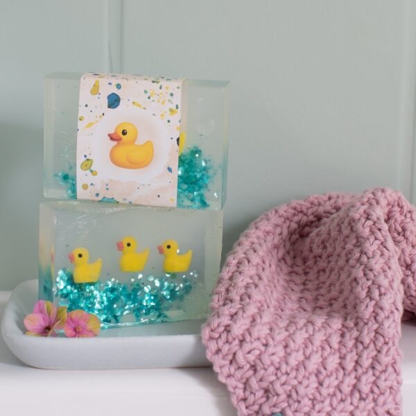 sauber gemacht! DIY Quietsche-Enten Seife mit Freebie zum Ausdrucken